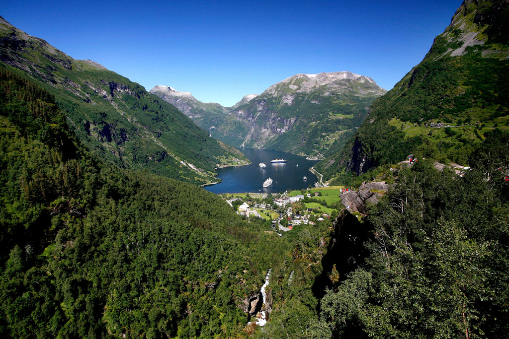 Norsko - Lofoty - vyhled na Geirangerfjord